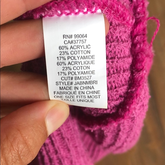 B2G1 Billabong Pink Beanie - Picture 3 of 6